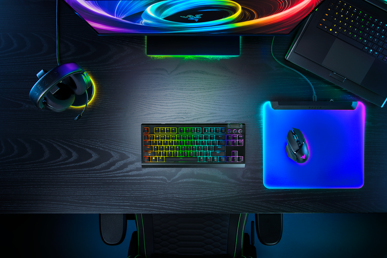 Razer 推出可客製化新款無線鍵盤 BlackWidow V4 TKL HyperSpeed 支援熱插拔軸體讓玩家打造專屬手感