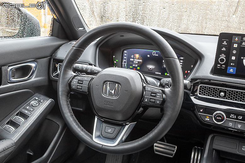 Honda 小改款 Civic e:HEV 試駕｜輕快好開又省油，均衡操控沒話說！