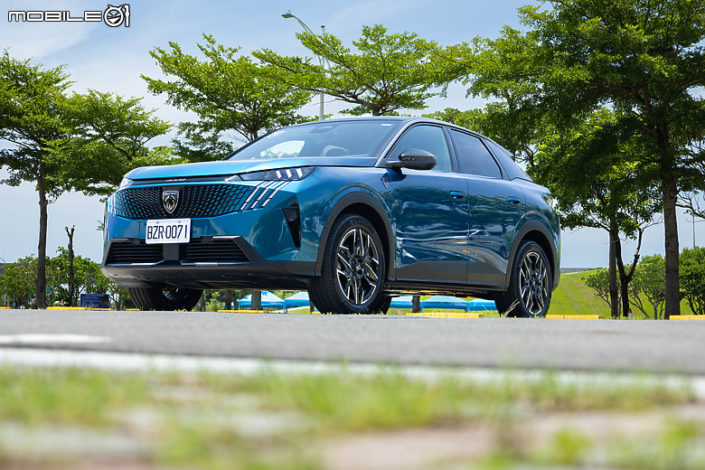 Peugeot 3008 大改款試駕｜降價更超值，以全新油電動力強勢挑戰中型休旅市場！