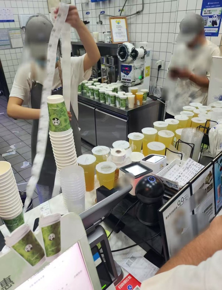 外賣補貼大戰｜訂單激增千杯茶飲店員做到喊 「連喝水時間都沒有」