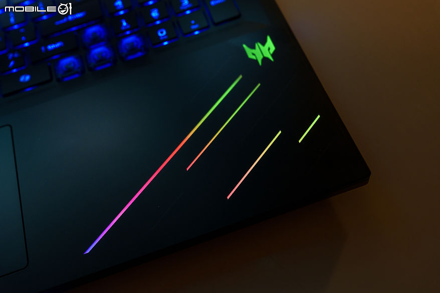 Acer Predator Helios 18 AI 測試報告｜旗艦掠奪者滿血回歸