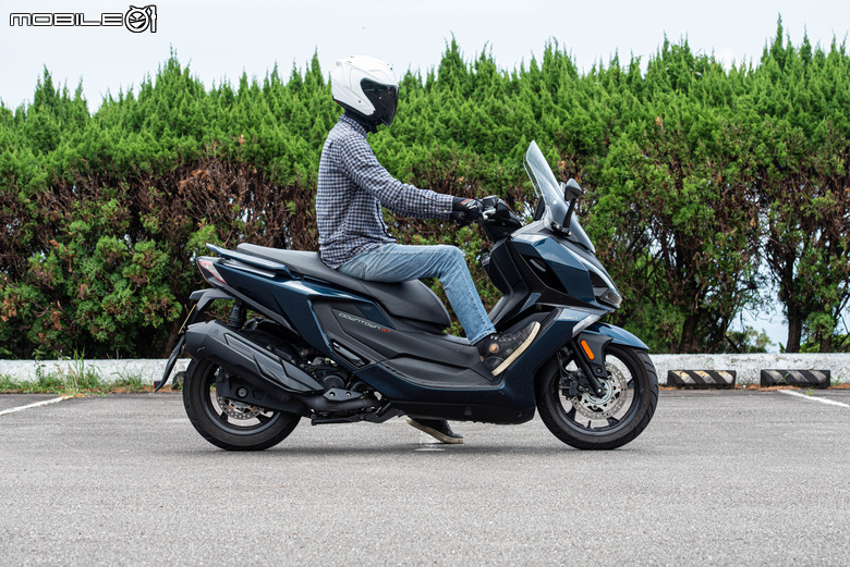 KYMCO DOWNTOWN GT350 試乘|超乎預期的運動性、全方位黃牌大羊!
