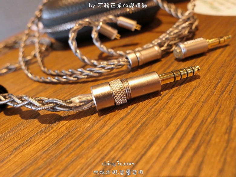 KEFINE 柯凡 Quatio 入耳式耳機：四單體圈鐵架構,可換濾音管、可換端子｜低調不失質感且配件超齊全！