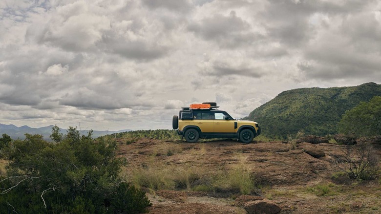 Defender Trophy Edition 限量登場