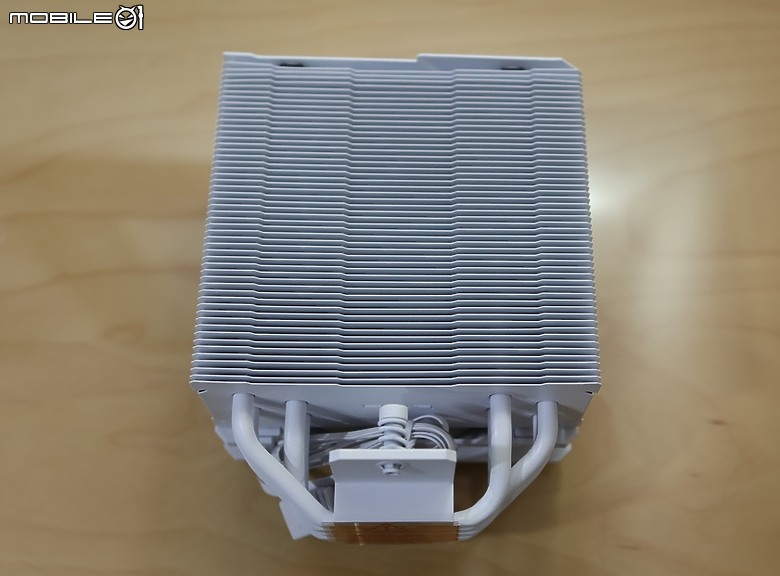 點我看大圖 白色海景房空冷新選擇 FSP 全漢 MP7 WA NP5 WA 白化版