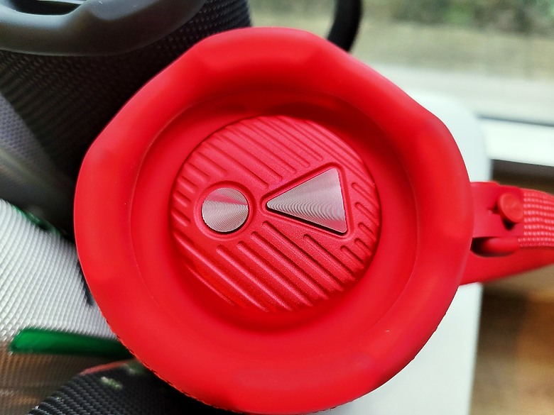 << 你有多"9"沒聽好聲音了? >> JBL Charge 6 藍芽喇叭體驗分享
