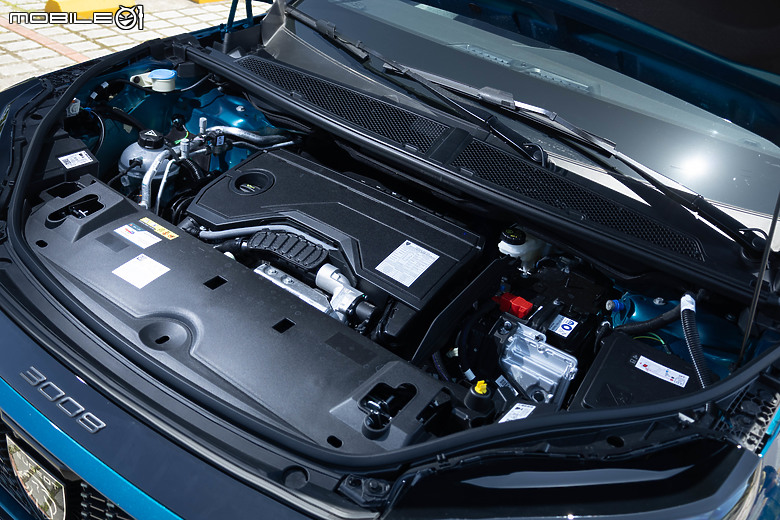 Peugeot 3008 大改款試駕｜降價更超值，以全新油電動力強勢挑戰中型休旅市場！