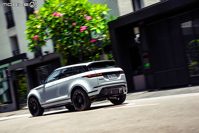 Range Rover Evoque 新年式試駕|新增「都會魅影版」,黑化套裝一次奉上!