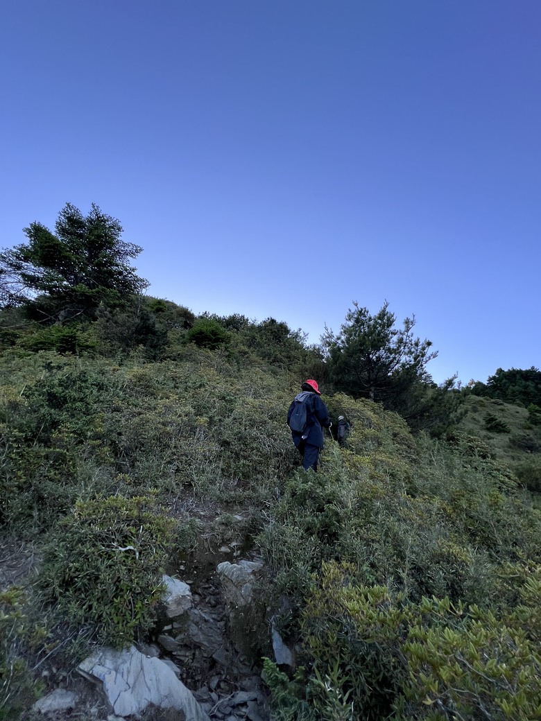 登鈴鳴閂山 ,被颱風追趕