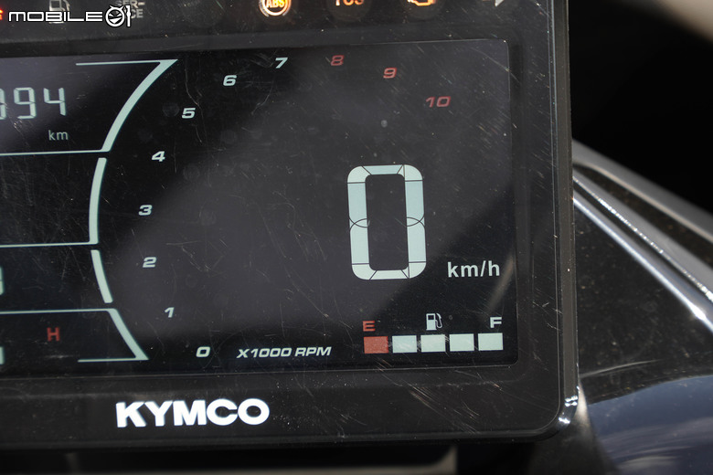 KYMCO DOWNTOWN GT350 試乘｜超乎預期的運動性、全方位黃牌大羊！