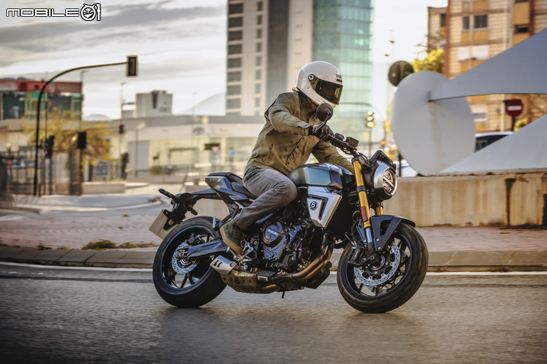 SUZUKI全新8T、8TT正式亮相!並雙平台復古車型發表!
