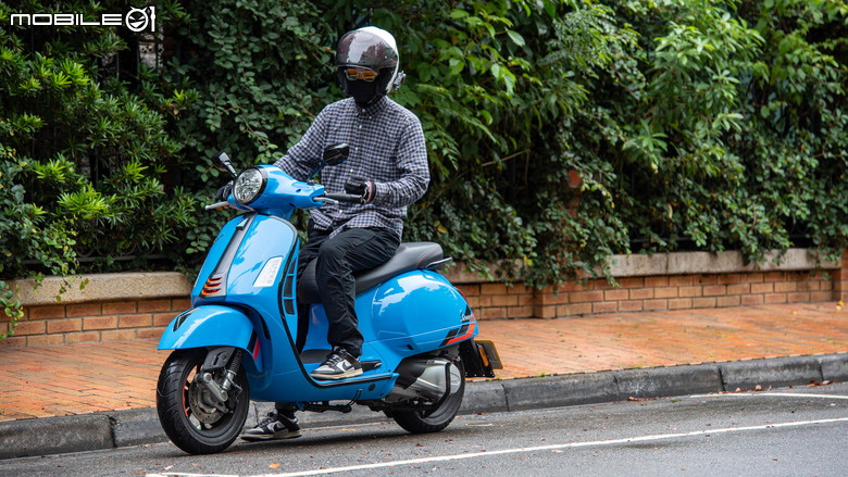 點我看大圖 Vespa GTS 300 Super Sport 從容穿梭 自在馳騁|老偉士的靈魂、新世代的進化!