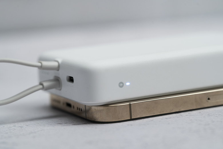 【開箱測試】Xiaomi 磁吸自帶線行動電源 10000mah 33W 便宜實用 但缺點明顯