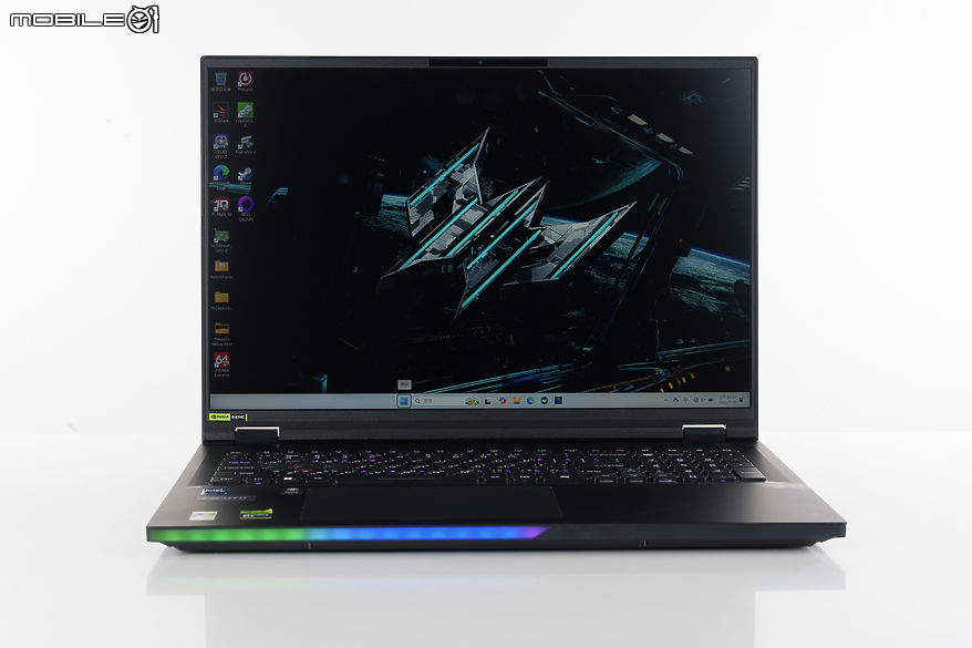 Acer Predator Helios 18 AI 測試報告｜旗艦掠奪者滿血回歸