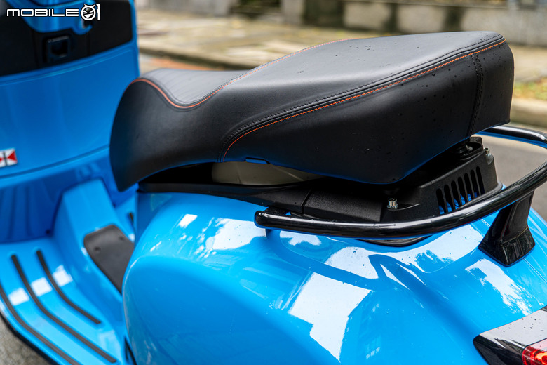 Vespa GTS 300 Super Sport 從容穿梭 自在馳騁｜老偉士的靈魂、新世代的進化！