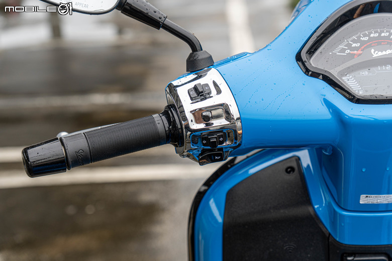 Vespa GTS 300 Super Sport 從容穿梭 自在馳騁｜老偉士的靈魂、新世代的進化！
