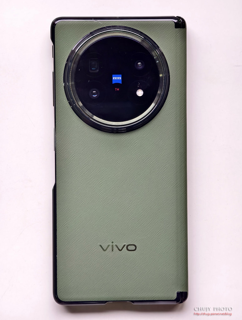 (chujy) vivo X Fold5 開箱體驗:輕薄大螢幕摺疊旗艦的全方位進化