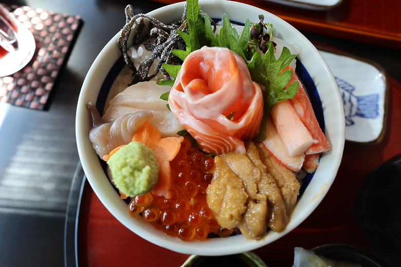 點我看大圖 夏日北海道自由行-函館篇(五稜郭/旬花/大黑屋/函館朝市/金森紅磚倉庫/小丑漢堡/八幡坂/元町/根室花丸/函館山)