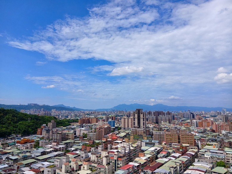 SHARP AQUOS wish5簡單開箱體驗