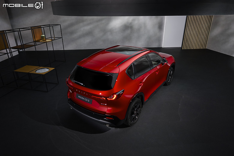 【海外新訊】大改款Mazda CX-5正式亮相，首搭輕油電引擎、國內推估明年見！