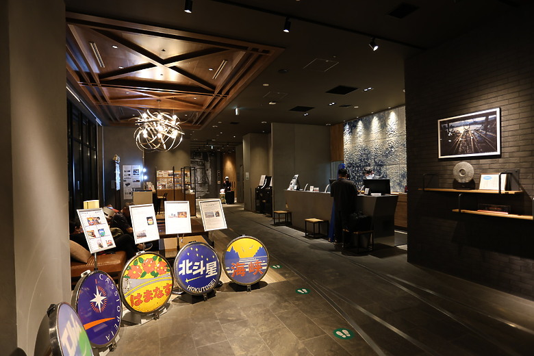 點我看大圖 夏日北海道自由行-函館篇(五稜郭/旬花/大黑屋/函館朝市/金森紅磚倉庫/小丑漢堡/八幡坂/元町/根室花丸/函館山)