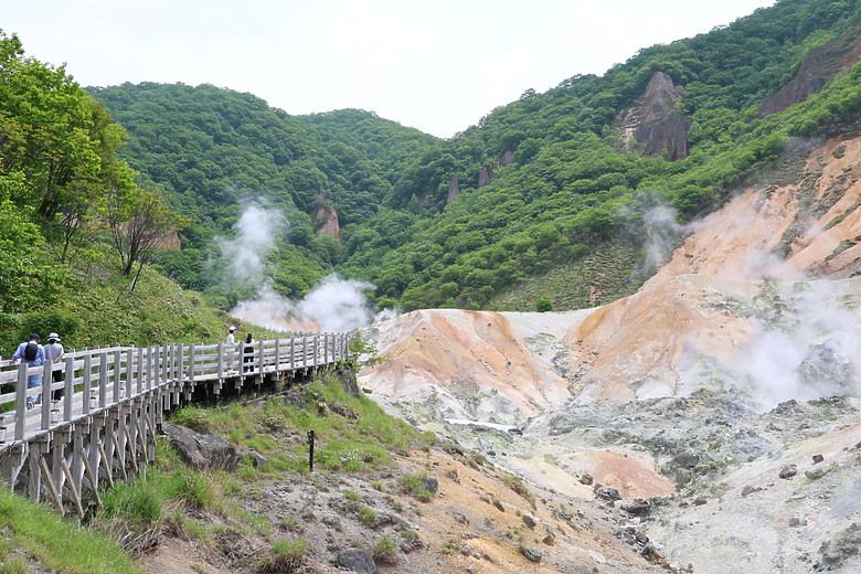 點我看大圖 夏日北海道自由行-洞爺+支笏湖篇(筒倉展望台/有珠山/遊覽船/夏日花火/登別地獄谷/支笏湖/Soul Store湯咖哩)