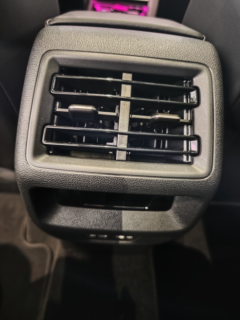 試乘VW Passat Variant 330TSI R-Line的心得分享(含All New Tiguan 330靜態賞車）