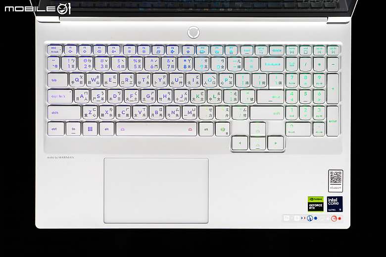Lenovo Legion 7i (Gen10) 電競筆電｜白色外表藏不住強大戰力！
