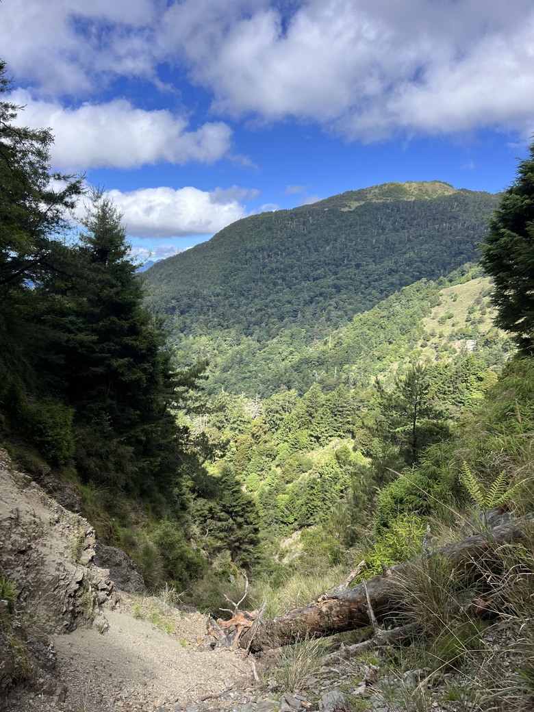 登鈴鳴閂山 ,被颱風追趕