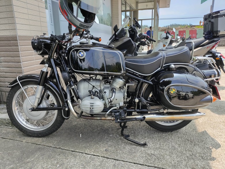 BMW水平對臥雙缸古董車 R60/2 R69?