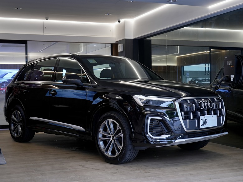 交車照片分享｜Q7 45 TFSI quattro｜金屬神迷黑 Mythos Black 0E