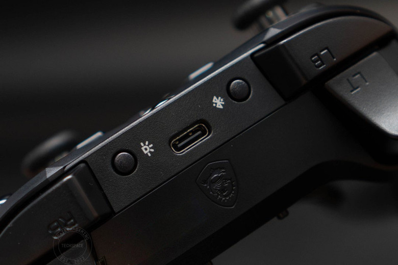 點我看大圖 MSI FORCE PRO WIRELESS 電競搖桿開箱評測 | 三段式霍爾效應觸發、48hrs 超強自定義長效沈浸體驗