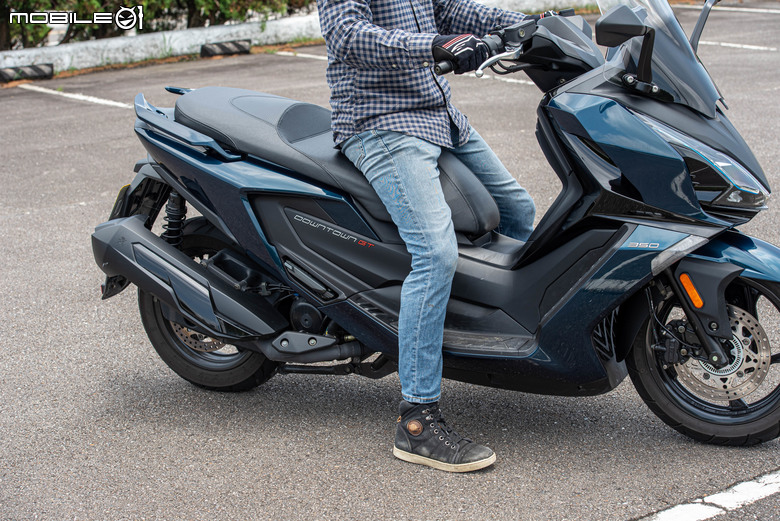 KYMCO DOWNTOWN GT350 試乘｜超乎預期的運動性、全方位黃牌大羊！