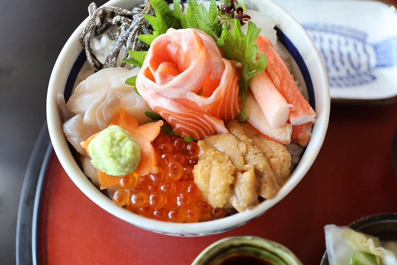 點我看大圖 夏日北海道自由行-函館篇(五稜郭/旬花/大黑屋/函館朝市/金森紅磚倉庫/小丑漢堡/八幡坂/元町/根室花丸/函館山)