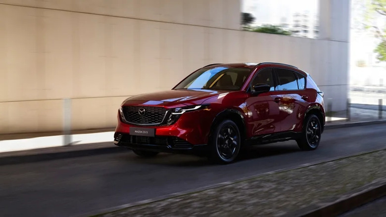 Mazda第三代CX-5終於現身！油電動力、無實體按鍵數位介面上身！