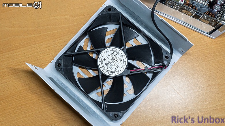 點我看大圖 【開箱】來自台灣製造的金牌主流電源 | FSP VITA GM MIT 1000W WHITE