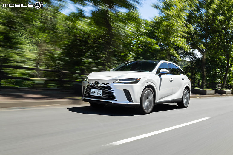 Lexus RX 450h+ 旗艦版試駕|淺嚐純電生活,從插電式油電動力開始!