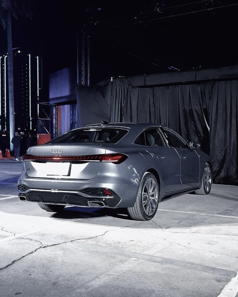 實車分享|當星光落在 The new Audi A5 Sedan 身上,夜晚變得不一樣了