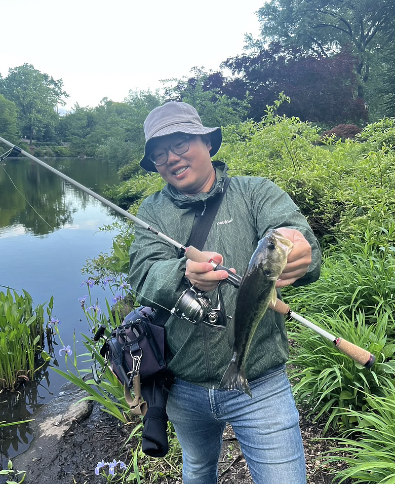 點我看大圖 紐約釣旅:中央公園晨光中的黑鱸初遇
