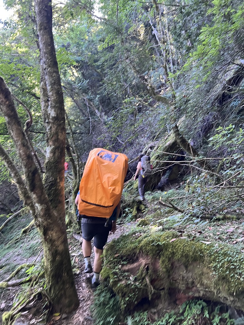 登鈴鳴閂山 ,被颱風追趕