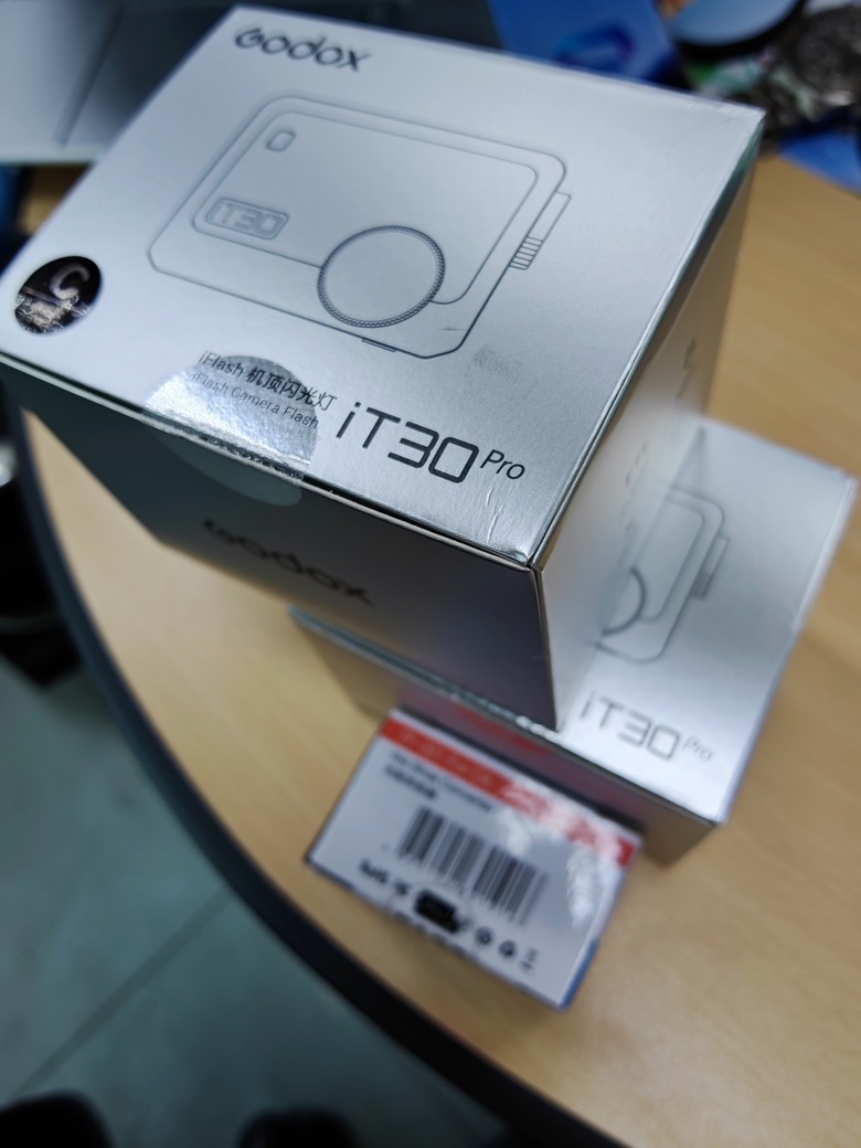 請問有購入Godox it30pro的網友主燈副燈關閉問題