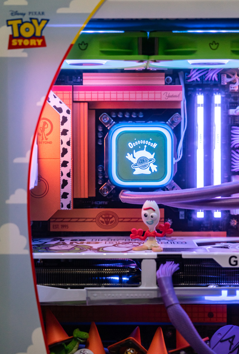 [開箱] MSI微星 TOY STORY 玩具總動員30周年紀念主機