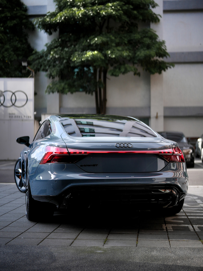 交車照片分享｜e-tron GT quattro Black Edition｜金屬蒼鷹灰 Kemora Gray 8R