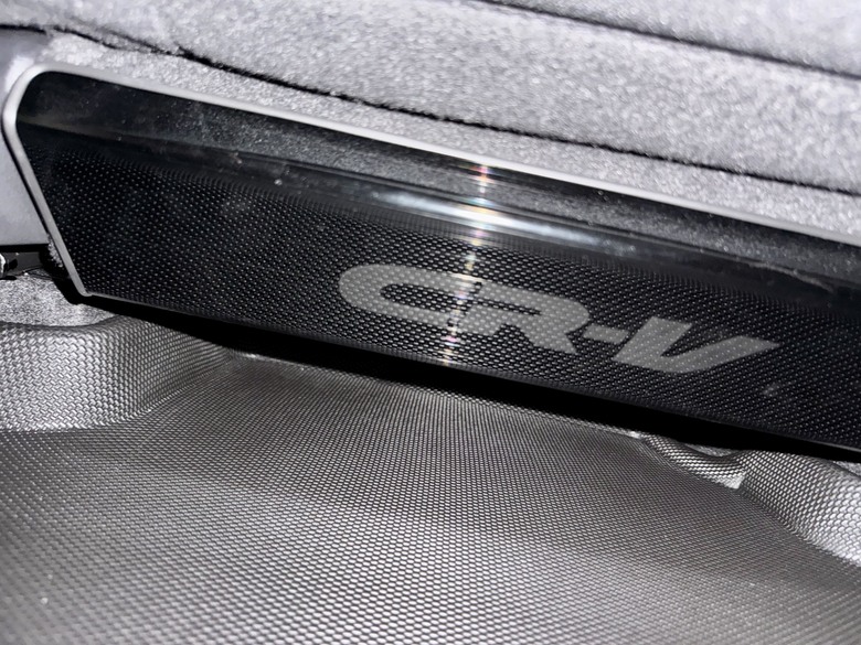 Honda CR-V 6 Vtis交車一年心得(含車上小廢物分享)