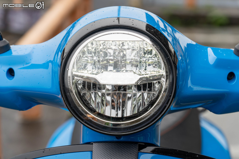 Vespa GTS 300 Super Sport 從容穿梭 自在馳騁｜老偉士的靈魂、新世代的進化！