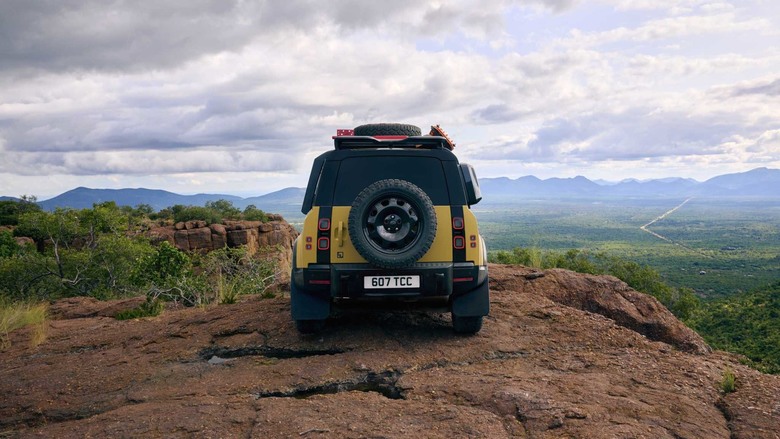 Defender Trophy Edition 限量登場