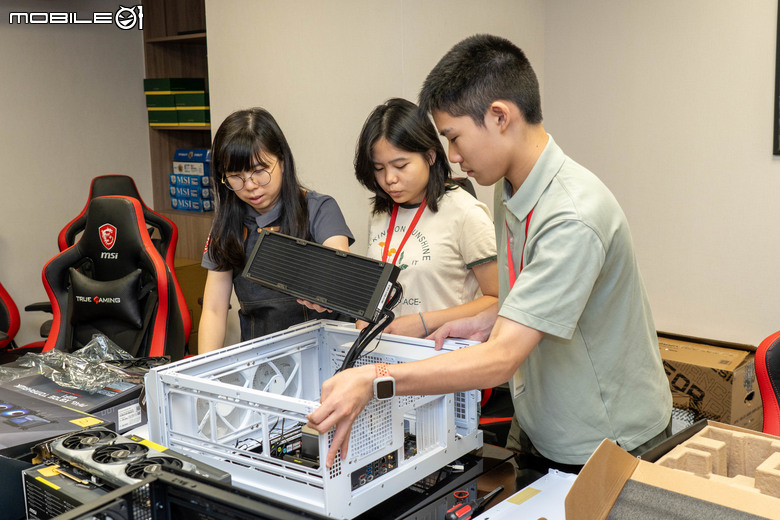 【活動體驗】Mobile01 x 微星 EZ DIY PC 組裝體驗會 體驗 DIY 組裝樂趣／液態氮超頻 還有專業小姐姐指導