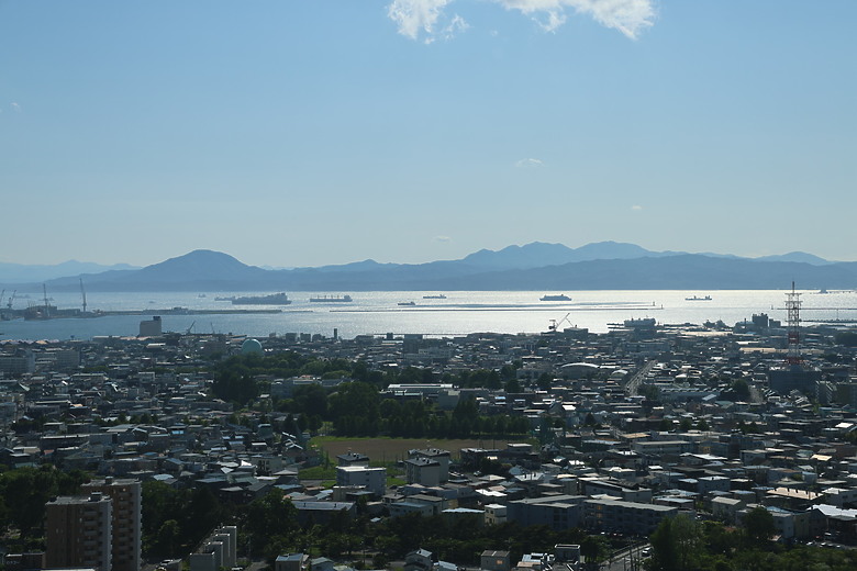 點我看大圖 夏日北海道自由行-函館篇(五稜郭/旬花/大黑屋/函館朝市/金森紅磚倉庫/小丑漢堡/八幡坂/元町/根室花丸/函館山)
