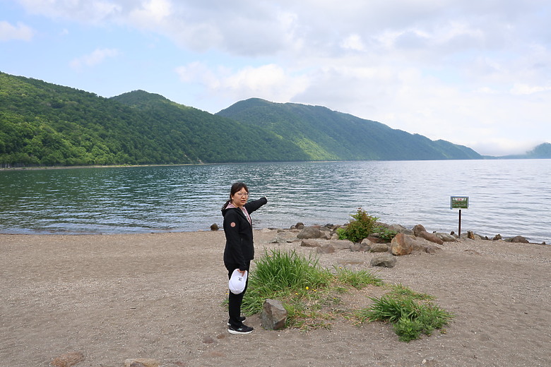 點我看大圖 夏日北海道自由行-洞爺+支笏湖篇(筒倉展望台/有珠山/遊覽船/夏日花火/登別地獄谷/支笏湖/Soul Store湯咖哩)