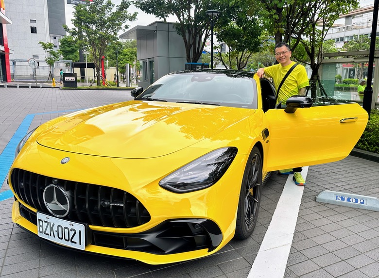 M-Benz AMG GT 43 不專業試駕 │ 宜快宜慢，溫文與熱血兼具的陽光跑車，夢想與實用，一車滿足！